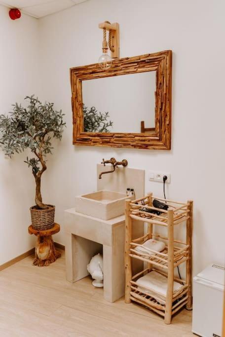 Suite De Charme Avec Jacuzzi Et Cabine Infrarouge Tubize Exterior foto
